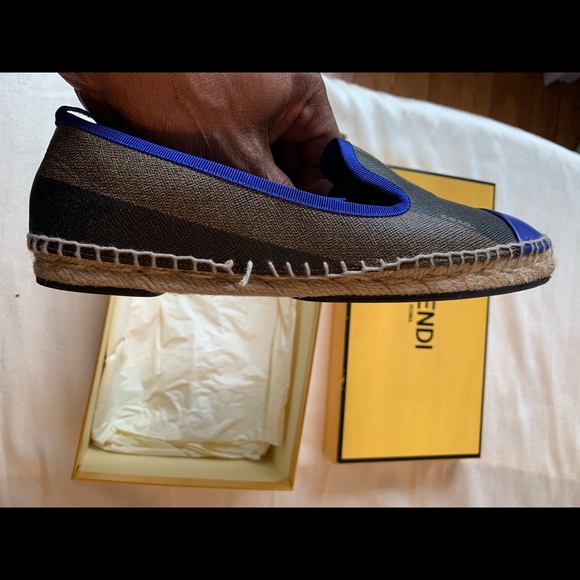 Authentic Fendi Flats - Picture 3 of 6